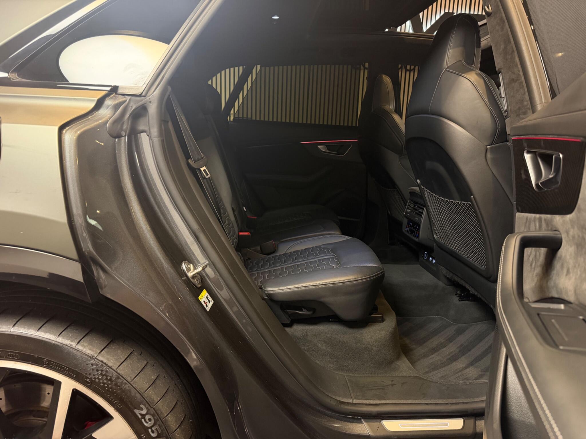 Audi RSQ8